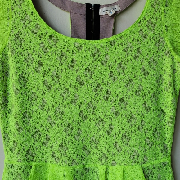 Silence + Noise Neon Lace Dress - Picture 3 of 15